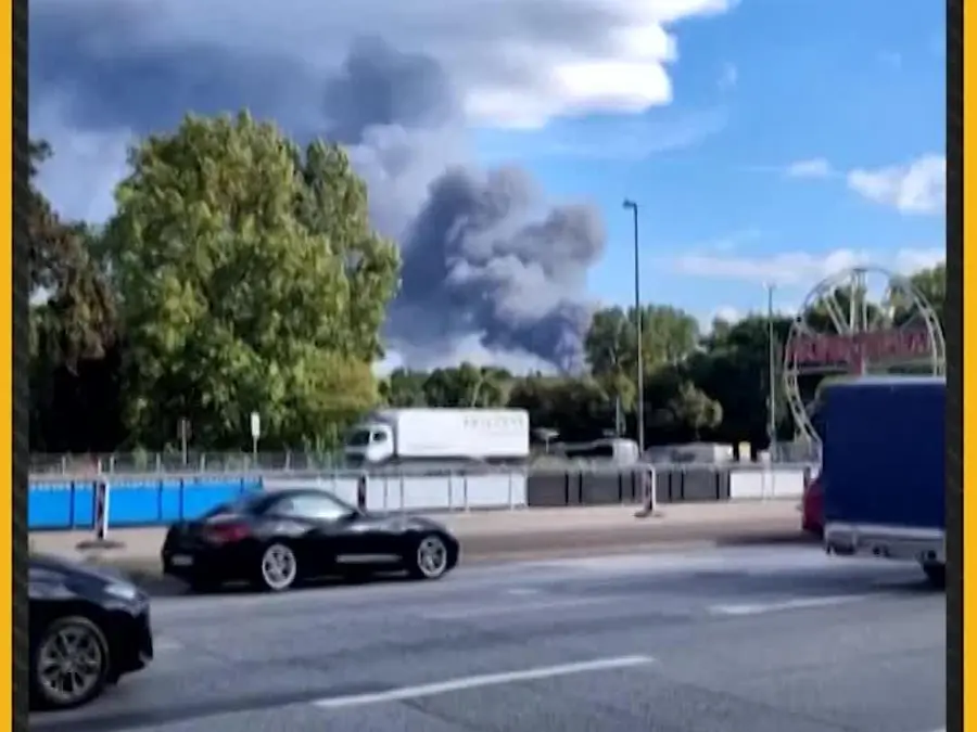 Germany Explosion: Hamburg Warehouse Explosion Sends Smoke Skyward, 3 Injured 