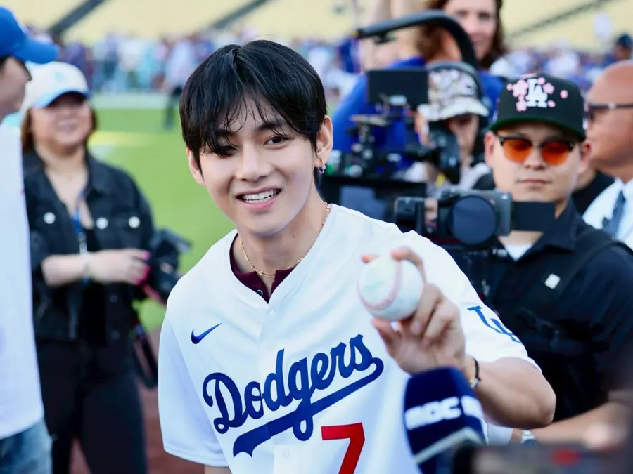 BTS member V makes history! K-pop idol throws his first pitch at Dodger Stadium | Watch