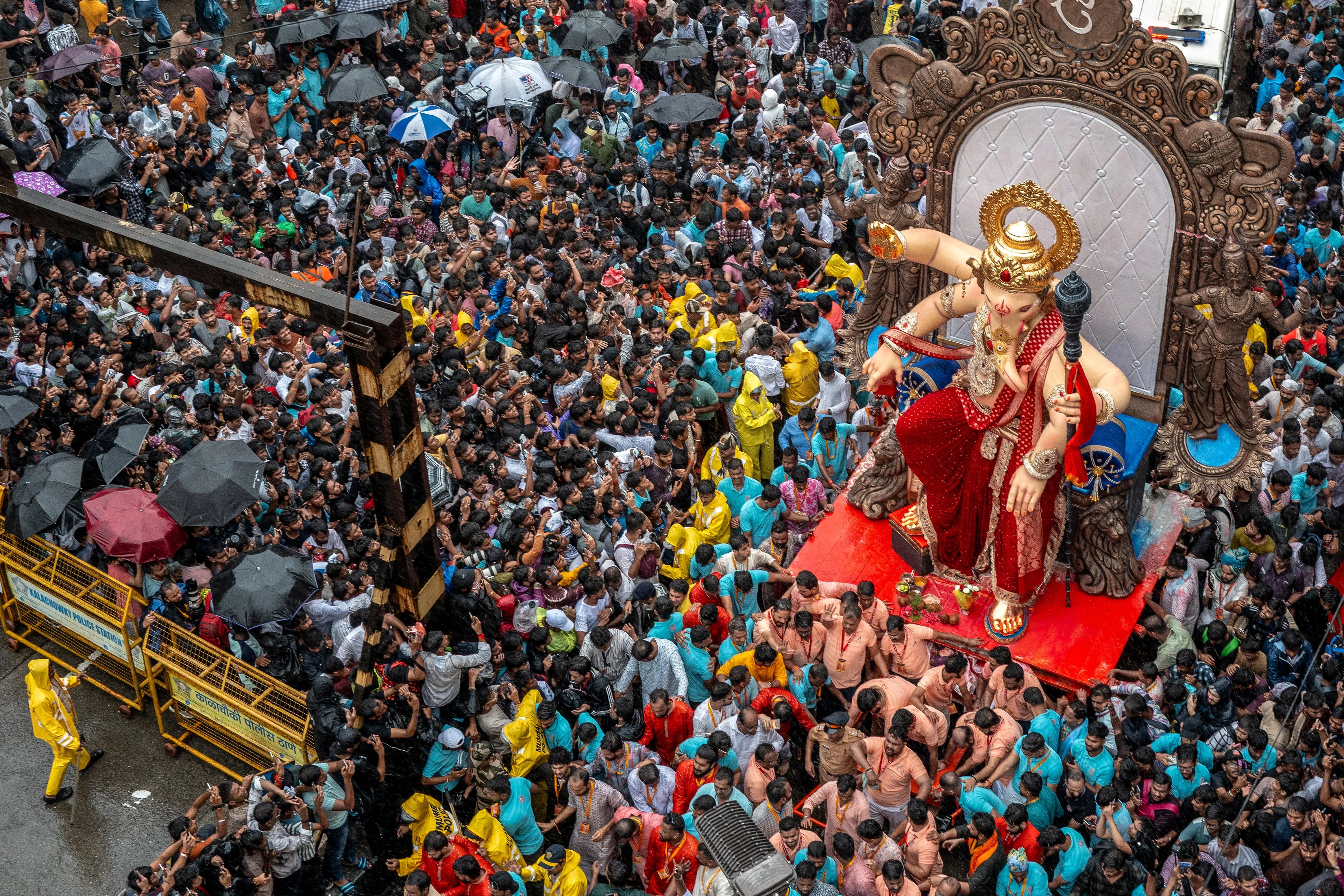 Ganesh Chaturthi 2025 wishes, messages, and greetings to share with loved ones