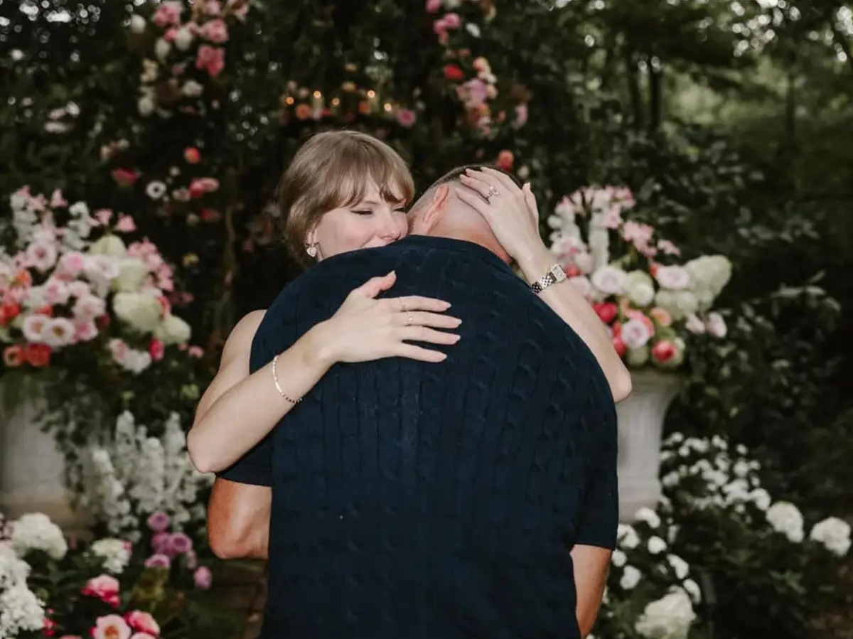 Travis Kelce pens romantic letter to Taylor Swift, calls her 'the love of my life' Travis Kelce pens romantic letter to Taylor Swift, calls her 'the love of my life'