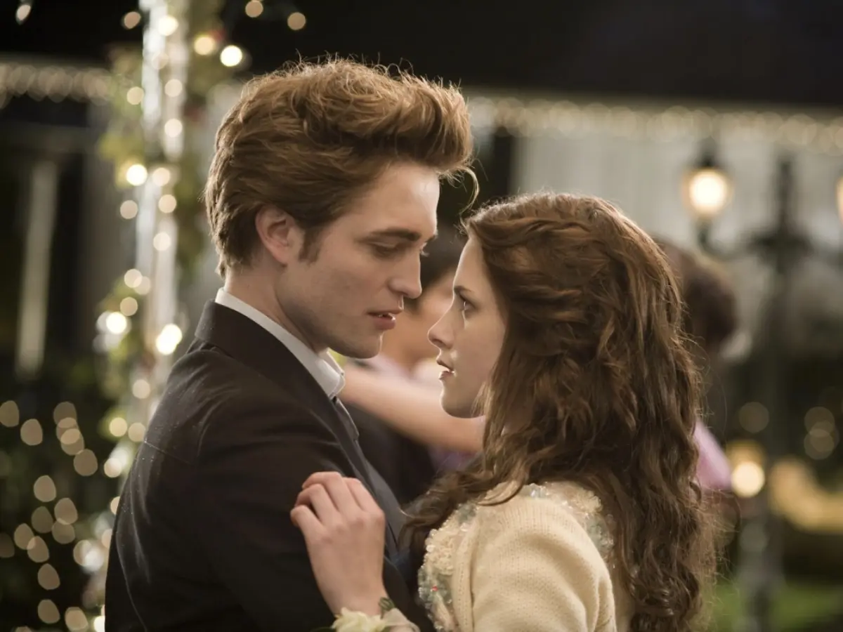 The Twilight Saga back to be back in theatres! Robert Pattinson-Kristen Stewart starrer re-release dates revealed by Lionsgate The Twilight Saga back to be back in theatres! Robert Pattinson-Kristen Stewart starrer re-release dates revealed by Lionsgate