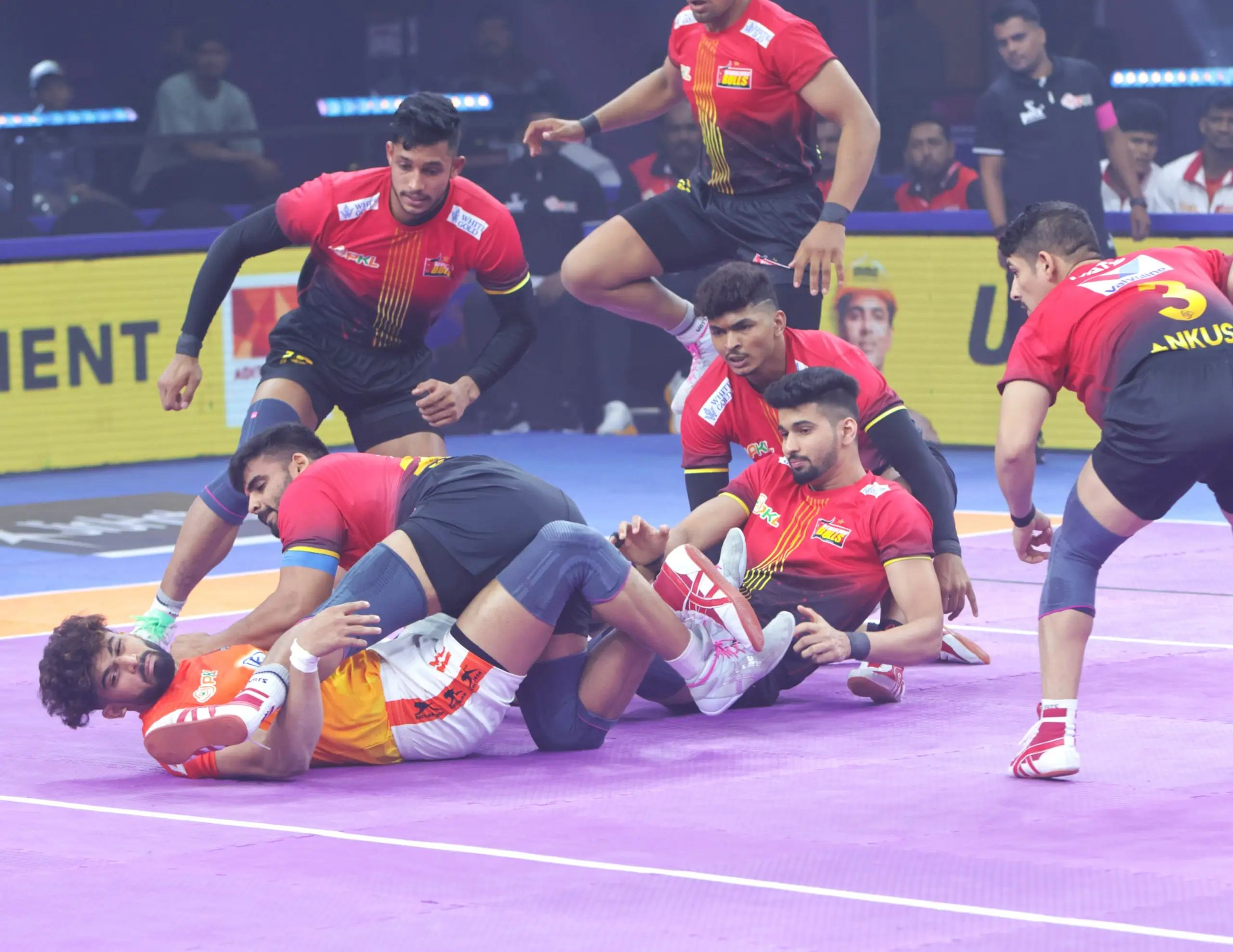 PKL 2025: Puneri Paltan clinch thriller against Bengaluru Bulls in first-ever league stage tie-breaker