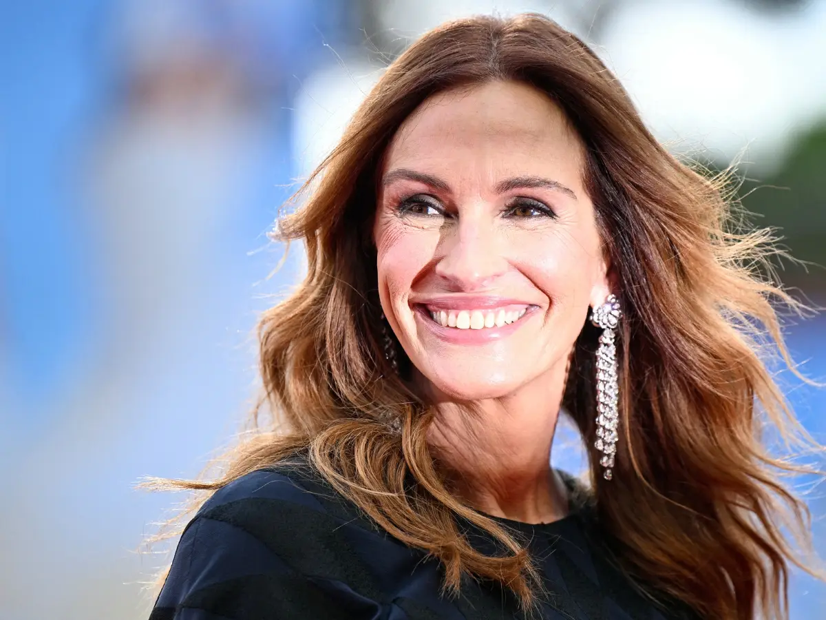 Julia Roberts looks to 'stir it up' with cancel culture film at Venice Julia Roberts looks to 'stir it up' with cancel culture film at Venice