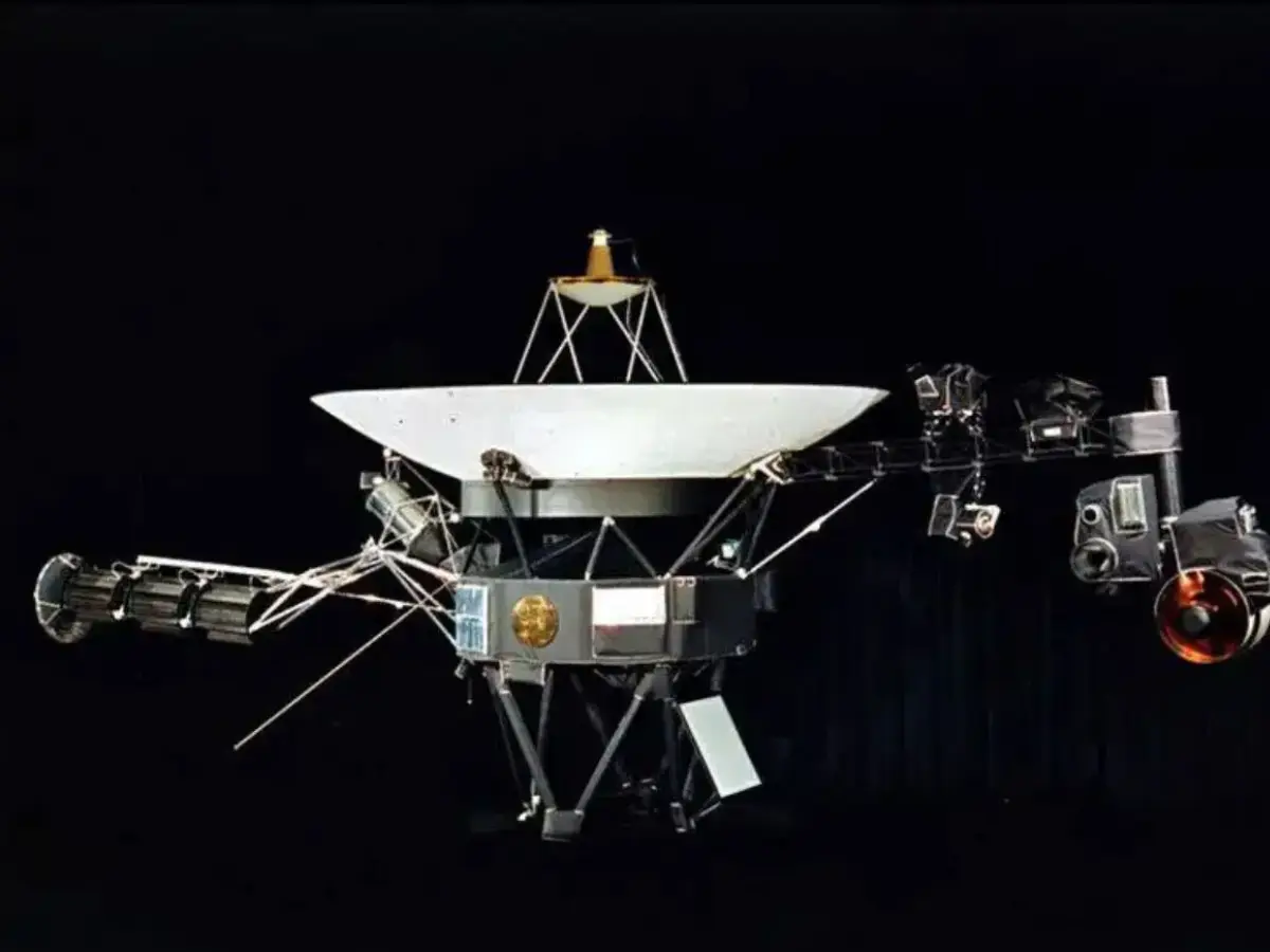 What Prompted NASA to Launch Voyager 1 and 2 During a Rare 176-Year Planetary Alignment?