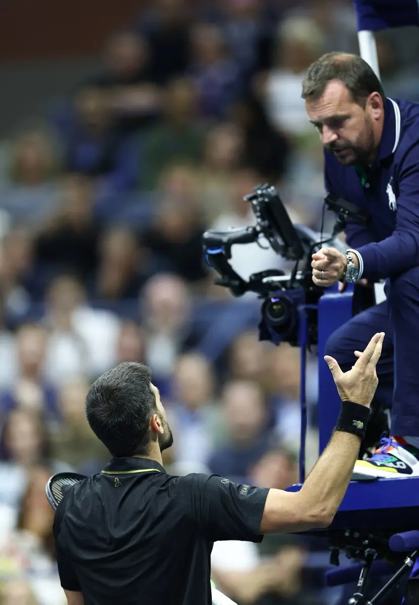 Djokovic gets angry at chair umpire after loud cheer for local boy Taylor Fritz in US Open - WATCH