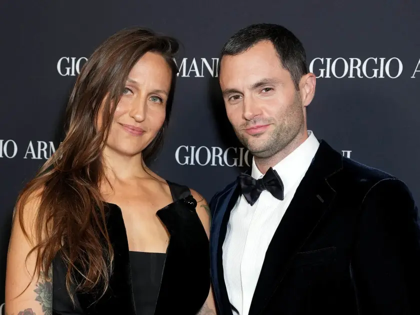 You star Penn Badgley and wife Domino Kirke welcome twins You star Penn Badgley and wife Domino Kirke welcome twins