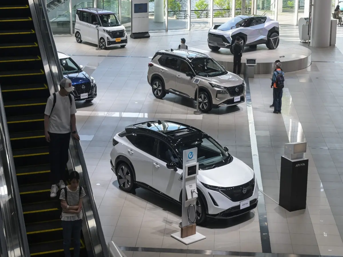 Trump buckles under pressure? US President signs order slashing tariff on Japanese goods, auto to 15% Trump buckles under pressure? US President signs order slashing tariff on Japanese goods, auto to 15%