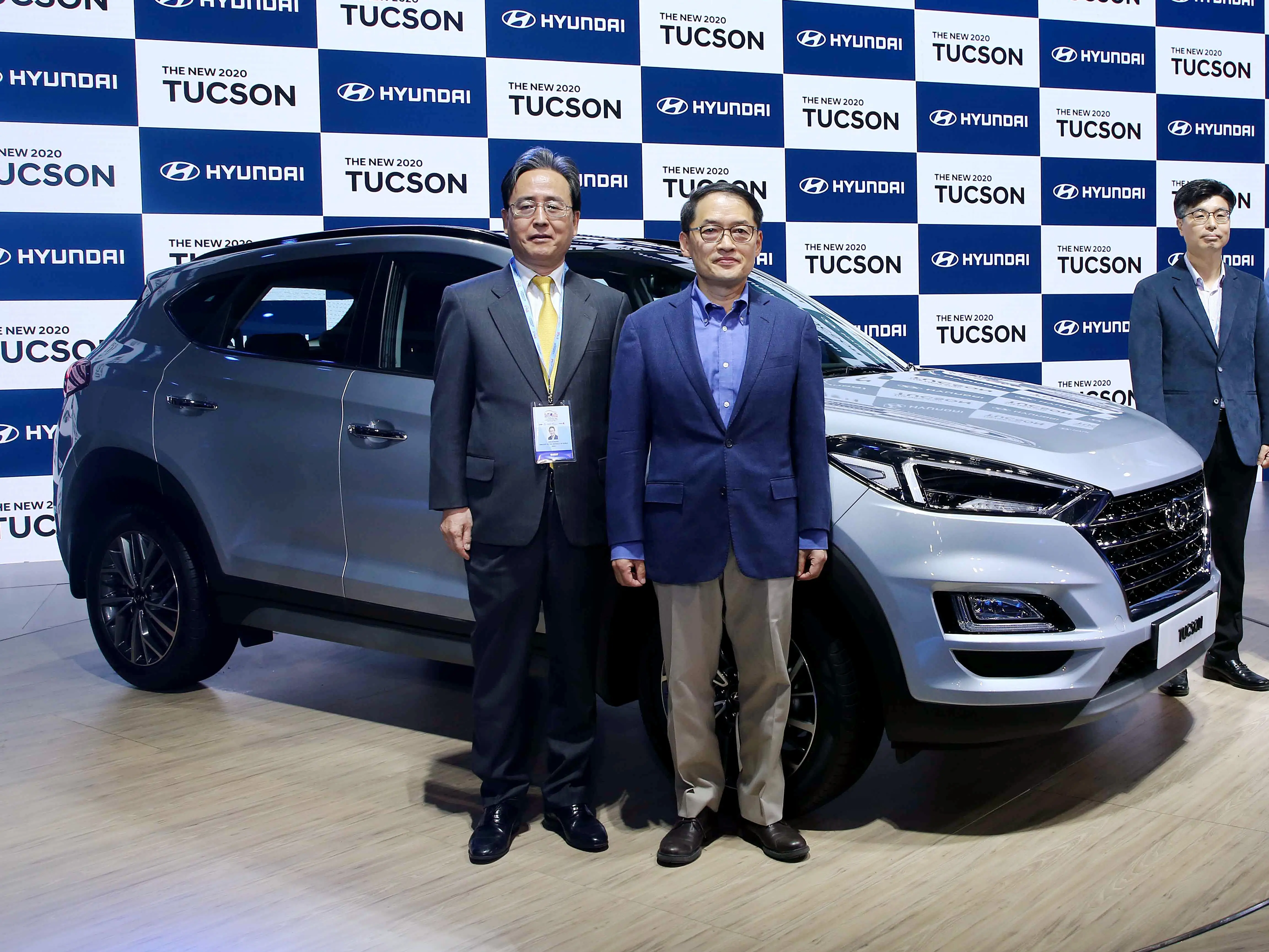 Hyundai, Mahindra, Tata: Why are car companies slashing prices? Check discount lists Hyundai, Mahindra, Tata: Why are car companies slashing prices? Check discount lists