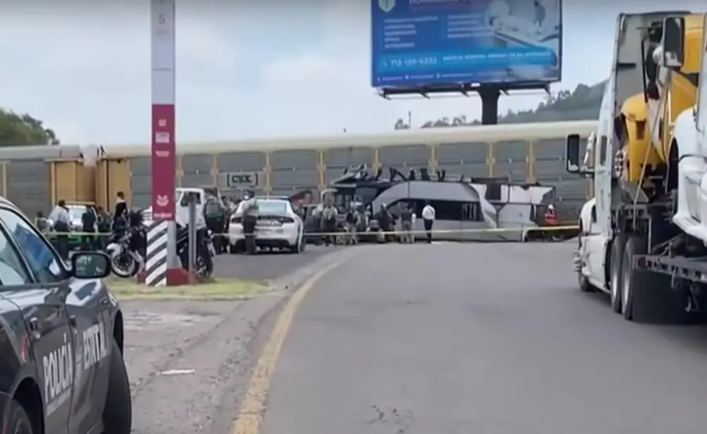10 killed, over 60 injured as freight train collides with double-decker bus in Mexico