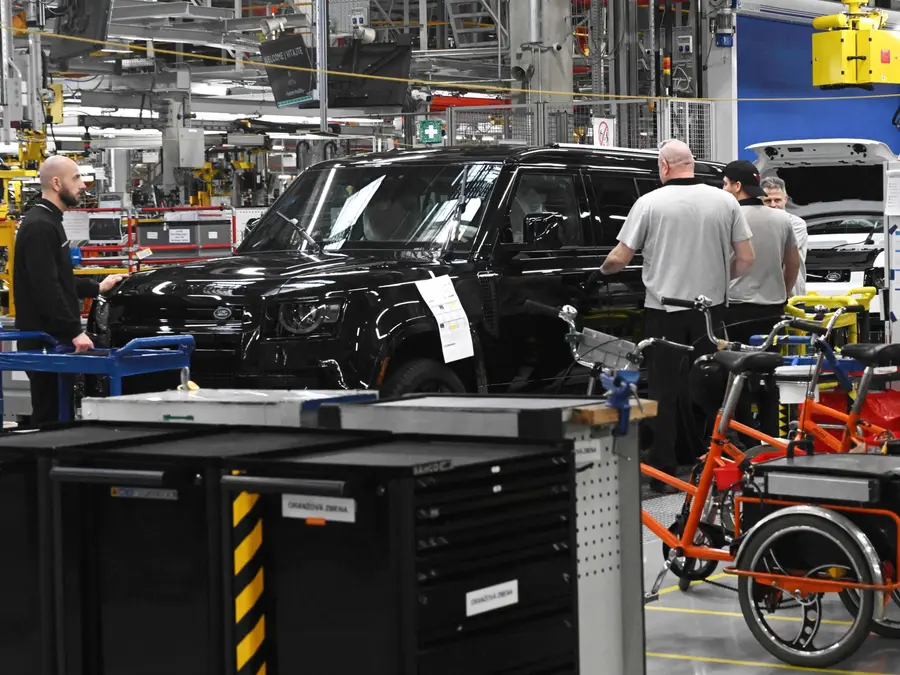 GST Rates 2025: You can buy another car with discount amount extended by Land Rover | Details