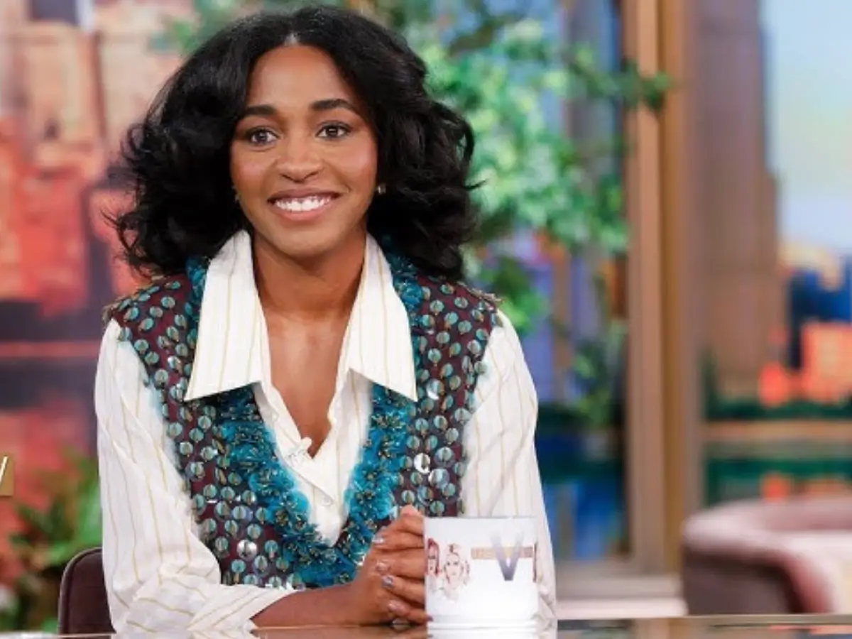 Journalist reacts after her interview with Ayo Edebiri, Julia Roberts and Andrew Garfield goes viral