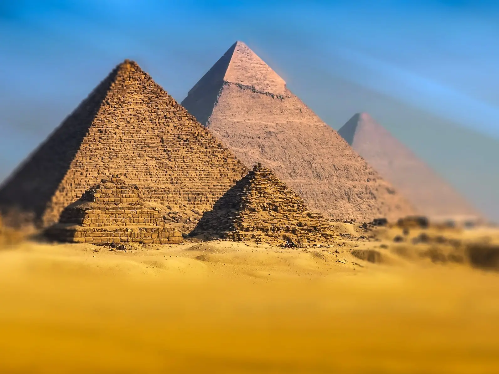 Great pyramid found with Mathematical 'code' may be linked to Moon and Stars, researcher claims Great pyramid found with Mathematical 'code' may be linked to Moon and Stars, researcher claims