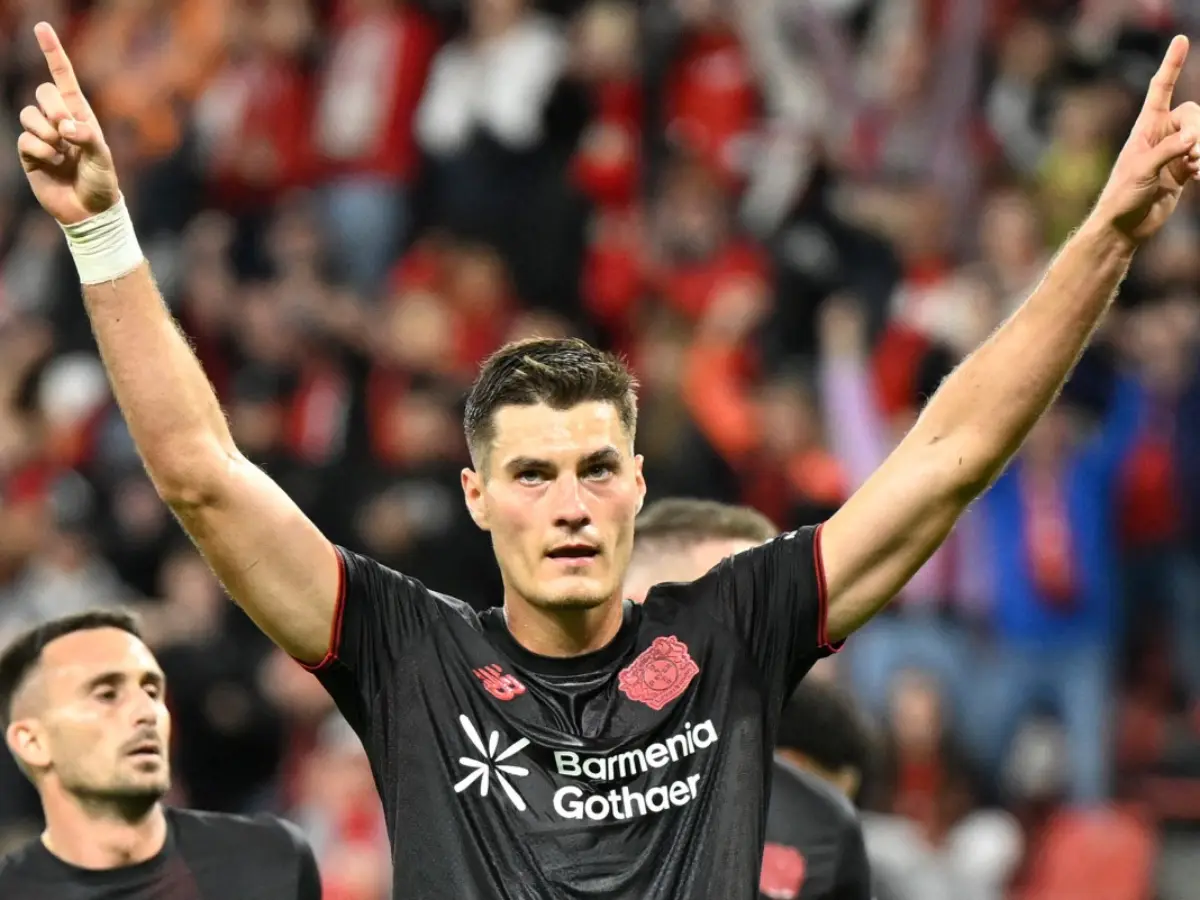 Bundesliga: Nine-man Bayer Leverkusen beat Eintracht Frankfurt in coach Kasper Hjulmand's debut