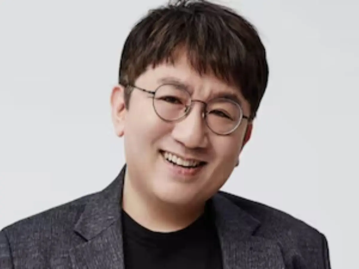 HYBE founder Bang Si-hyuk appears for police questioning over alleged fraudulent trading