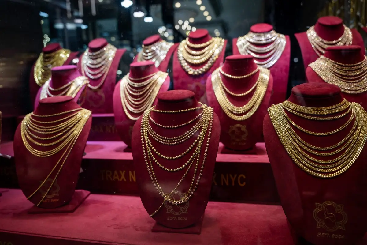 Gold rate trails at INR 111,930; 5.29% hike in a fortnight, it's only the beginning of festival season in India
