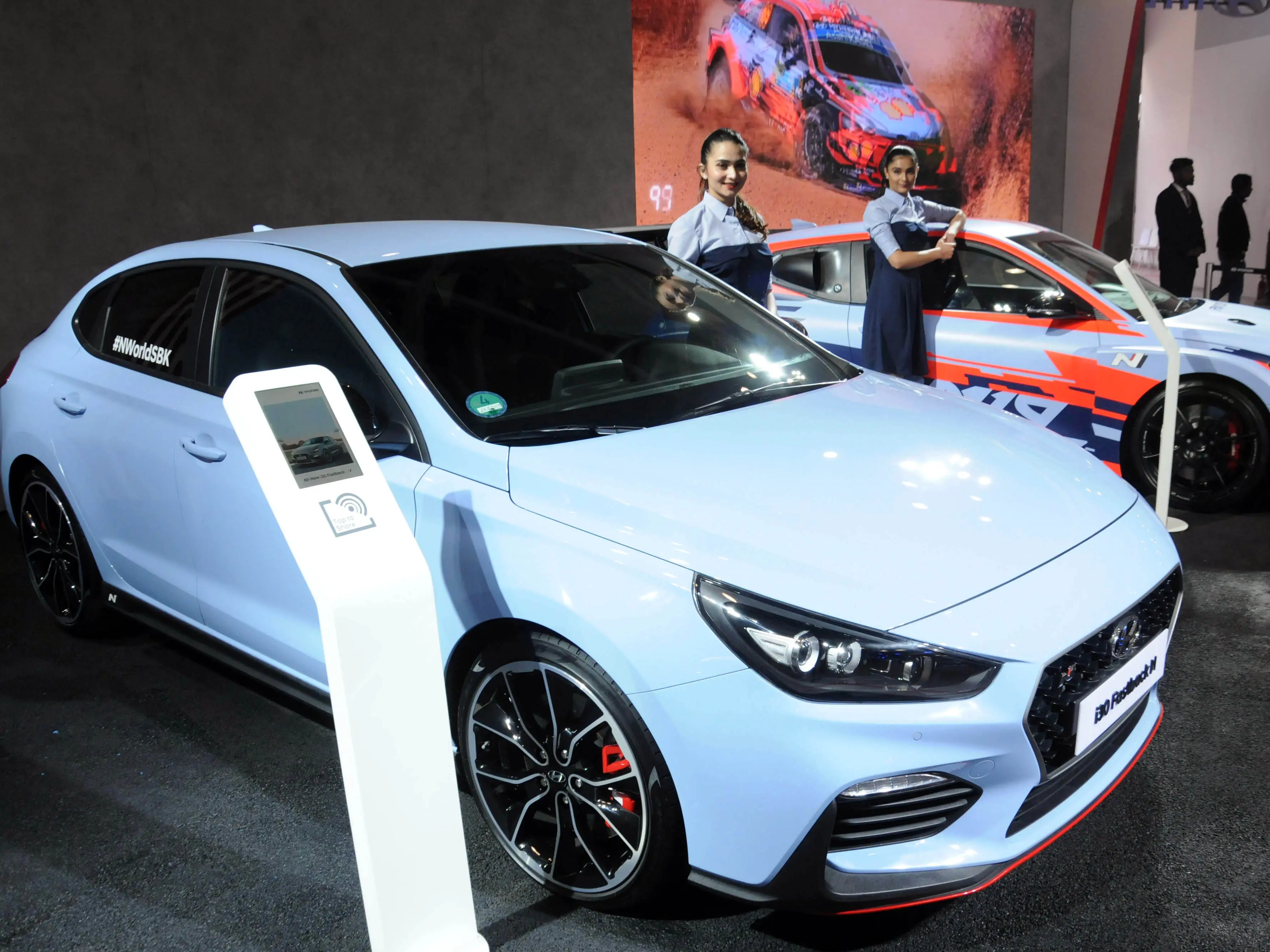 Hyundai increases workers' salaries by Rs 31000 per month | Check full details Hyundai increases workers' salaries by Rs 31000 per month | Check full details