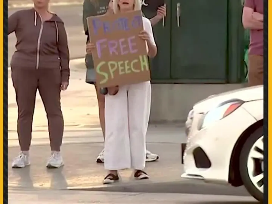 Charlie Kirk: Jimmy Kimmel Fans Stage Protest Outside Disneyland | WION