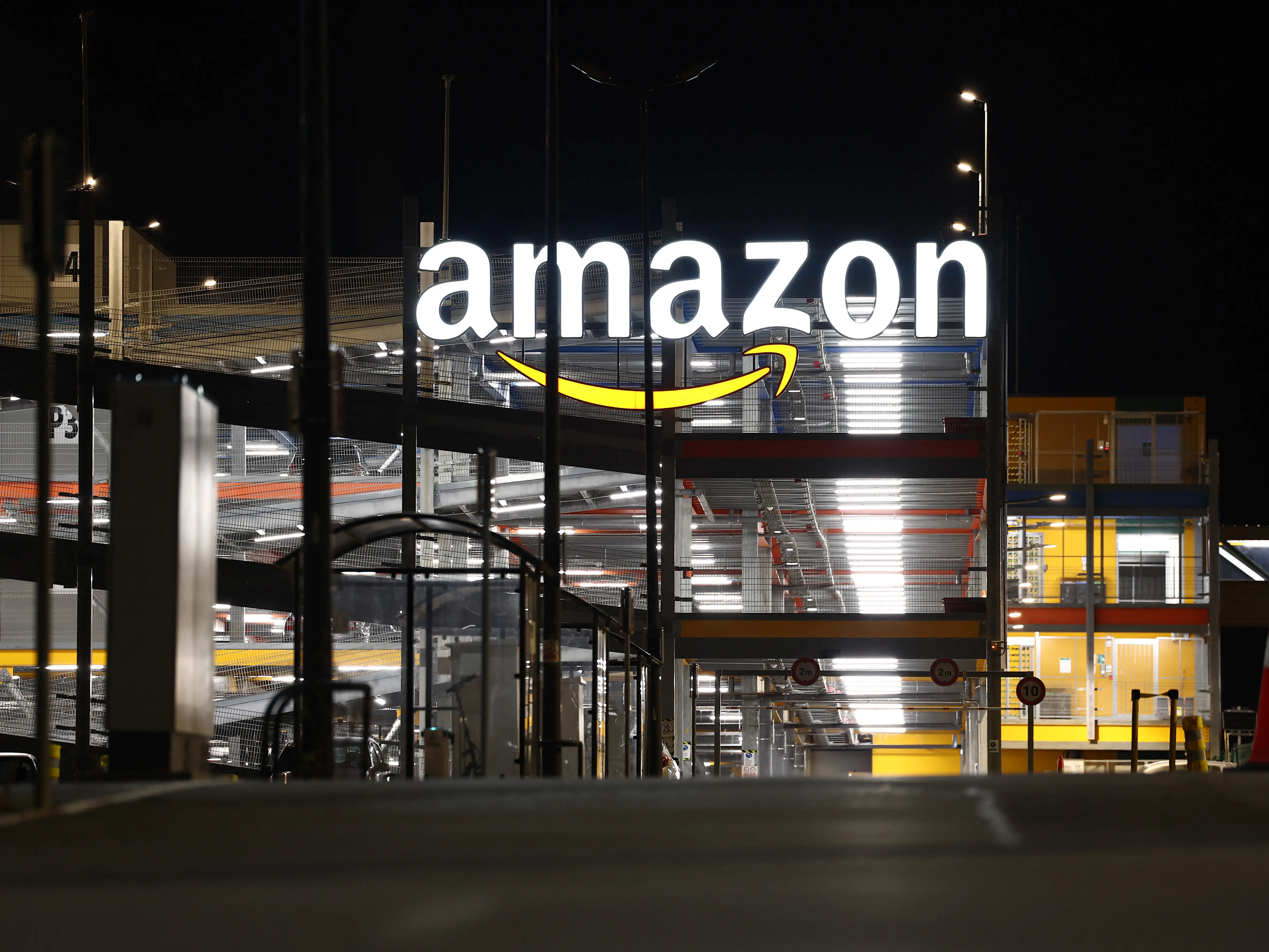 'Stay in the country for now': Amazon advises H-1B and H-4 visa holders amid $100K fee rule and new US immigration policies 'Stay in the country for now': Amazon advises H-1B and H-4 visa holders amid $100K fee rule and new US immigration policies