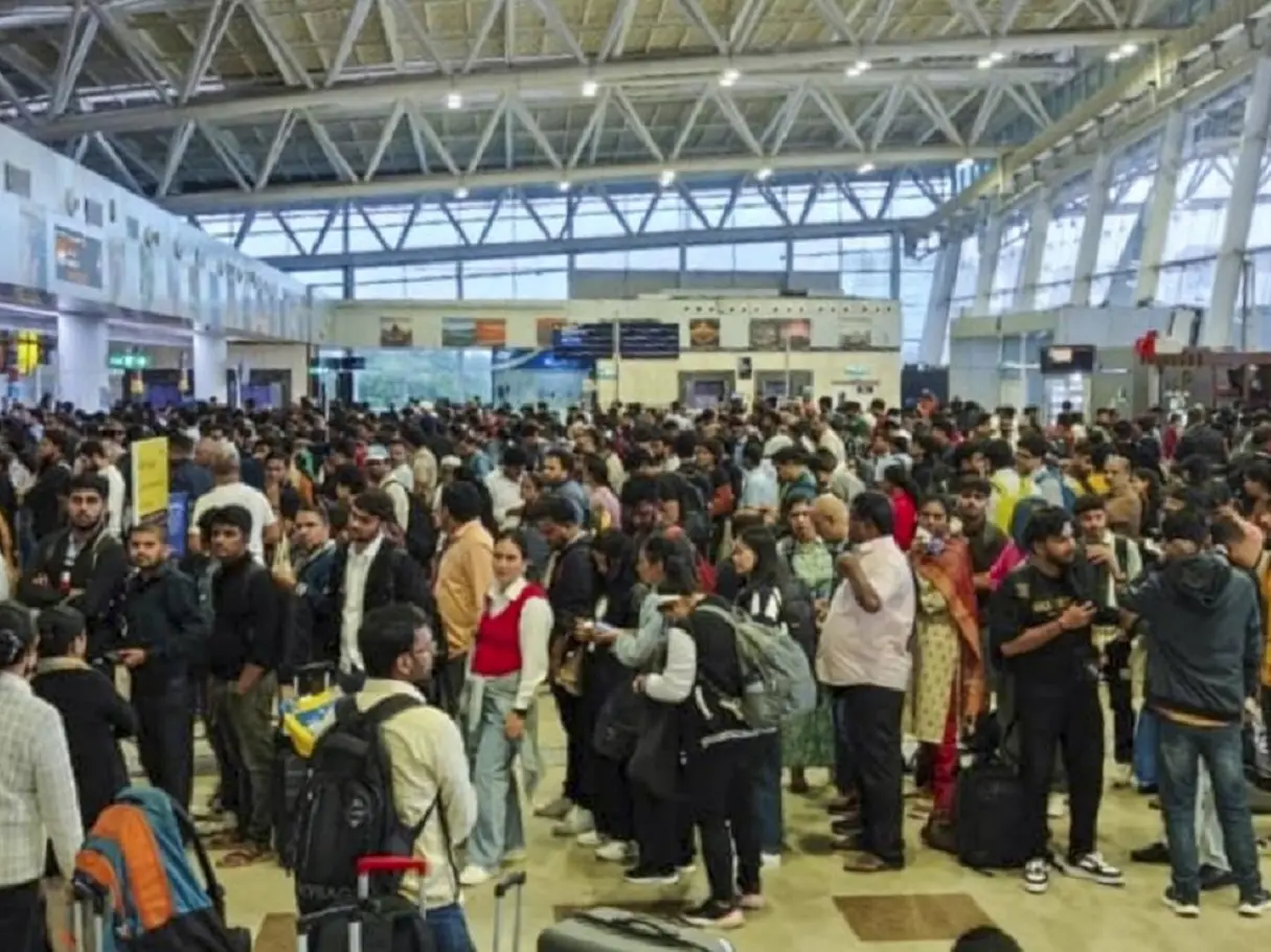 India-US flight fares soar after Trump’s sudden H-1B visa fee hike; airports witness chaos India-US flight fares soar after Trump’s sudden H-1B visa fee hike; airports witness chaos