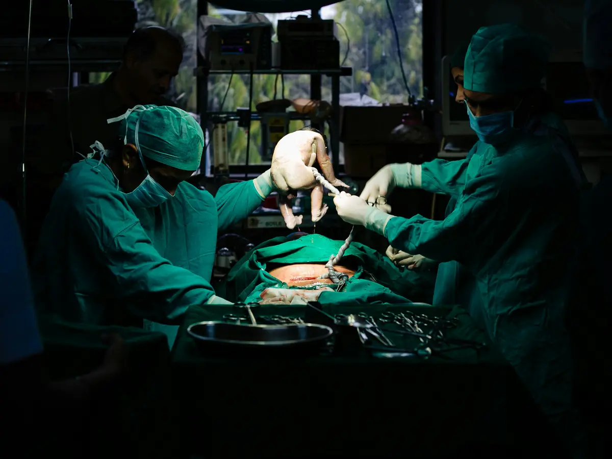 China Performs First Successful Pig-to-Human Lung Transplant
