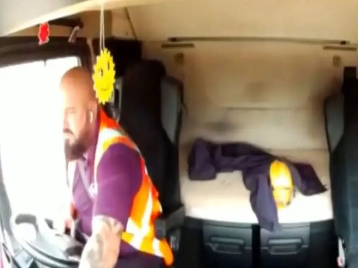 Lorry driver 'distracted by porn' crashes into car, kills father of two