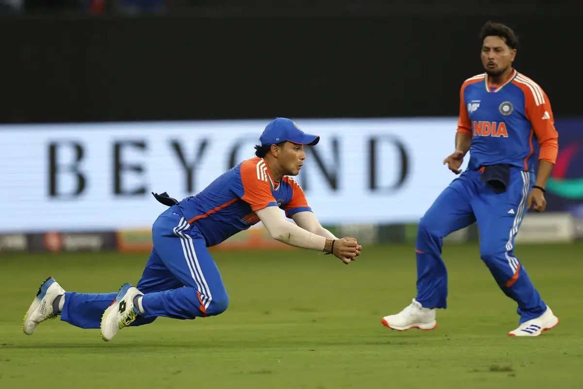 IND vs PAK, Asia Cup Super Four: Indian players commit fielding blunders as Pakistan post 171/5