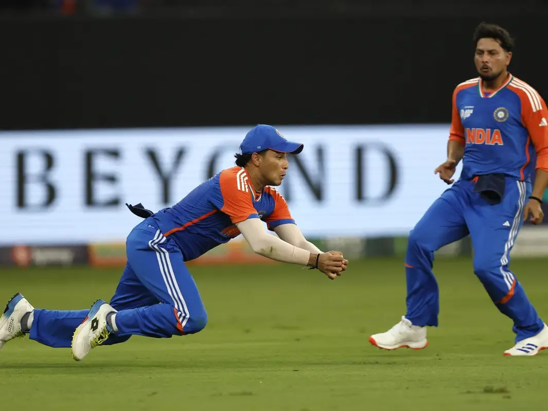 IND vs PAK, Asia Cup Super Four: Indian players commit fielding blunders as Pakistan post 171/5 IND vs PAK, Asia Cup Super Four: Indian players commit fielding blunders as Pakistan post 171/5