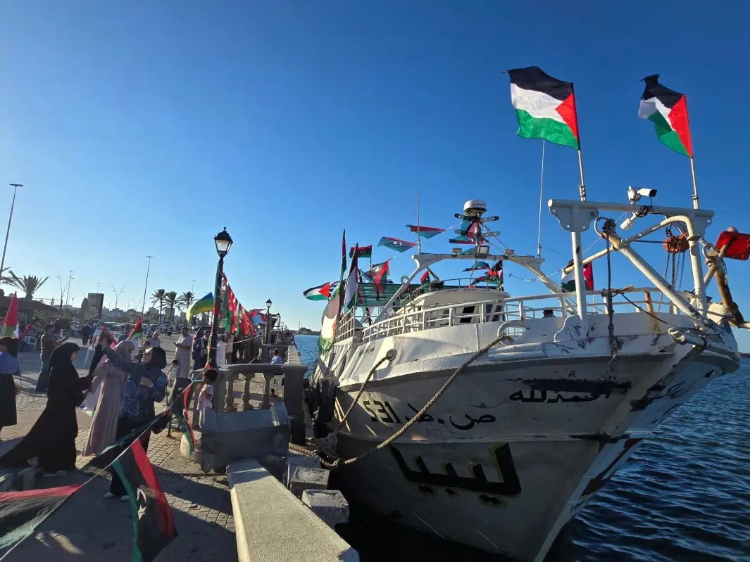 ‘We only carry aid’: Gaza flotilla claims drone attacks off Greece, explosions reported on boats ‘We only carry aid’: Gaza flotilla claims drone attacks off Greece, explosions reported on boats