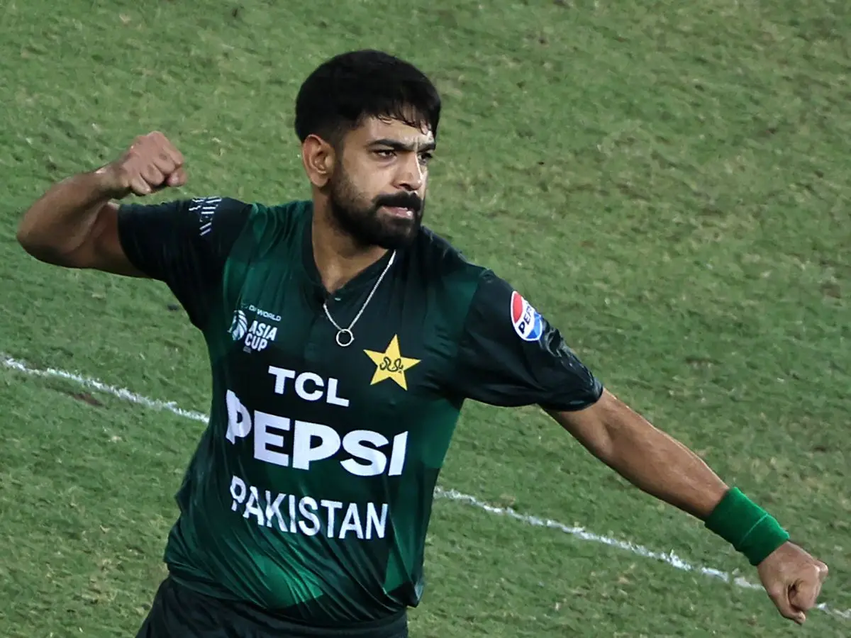 Asia Cup Final: Haris Rauf smiles and consoles PAK fan who screams ‘We want revenge against India’ in viral video Asia Cup Final: Haris Rauf smiles and consoles PAK fan who screams ‘We want revenge against India’ in viral video