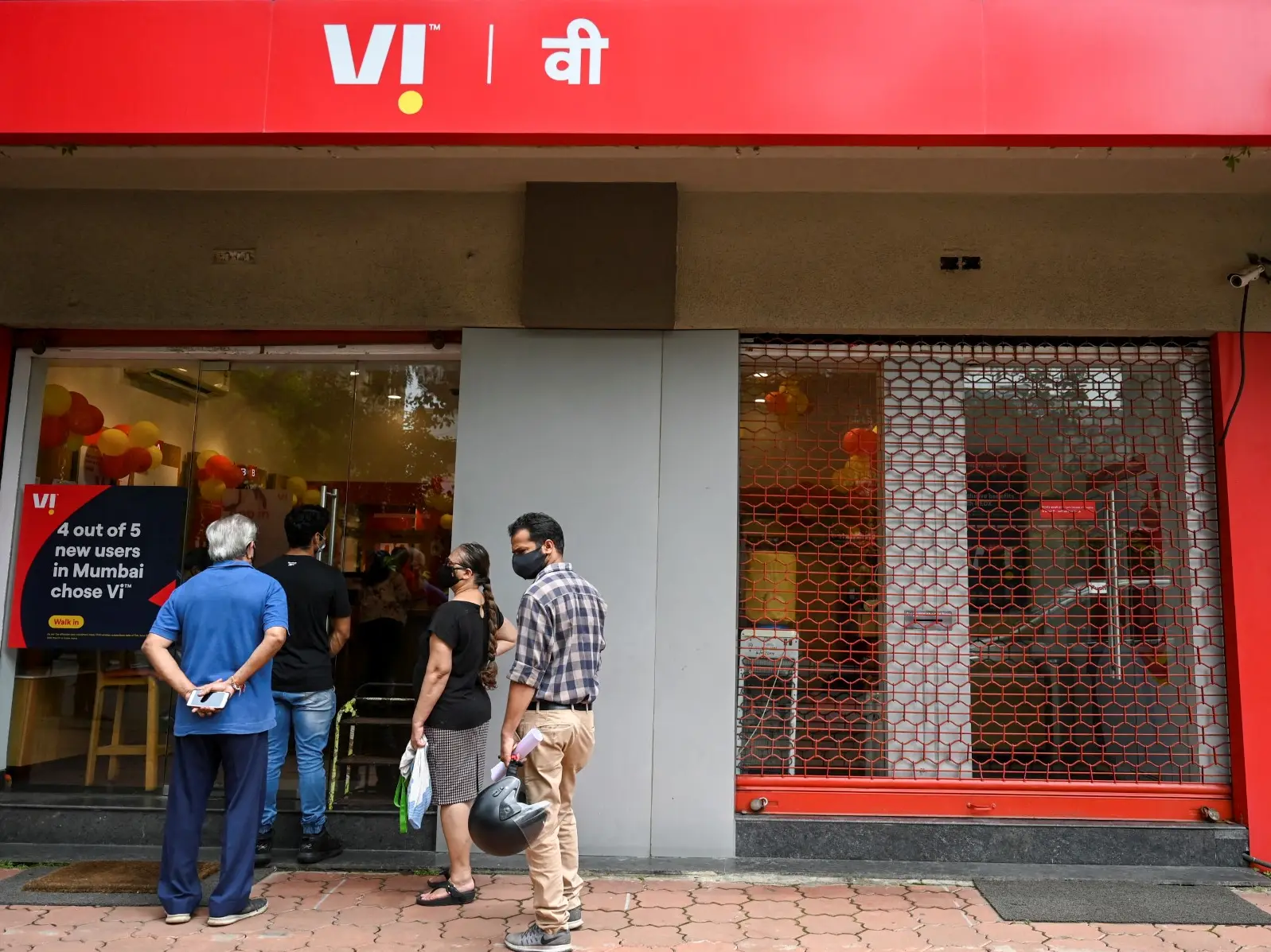 Vodafone Idea's share price slumps as Supreme Court defers AGR hearing Vodafone Idea's share price slumps as Supreme Court defers AGR hearing
