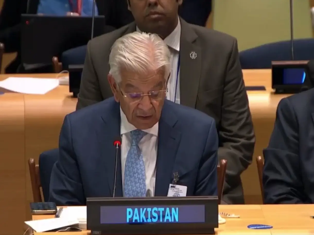 Pakistan defence minister Khawaja Asif fumbles seven times in UNSC speech, gets trolled | Watch Pakistan defence minister Khawaja Asif fumbles seven times in UNSC speech, gets trolled | Watch