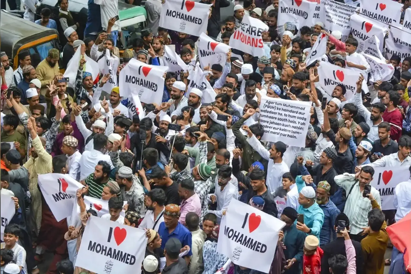 10-member SIT to probe Bareilly violence; cleric arrested, internet suspended
