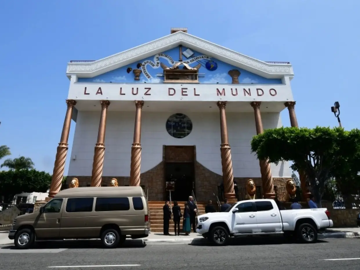 Mexican megachurch’s ‘apostle’, family charged with sex trafficking and racketeering in US Mexican megachurch’s ‘apostle’, family charged with sex trafficking and racketeering in US