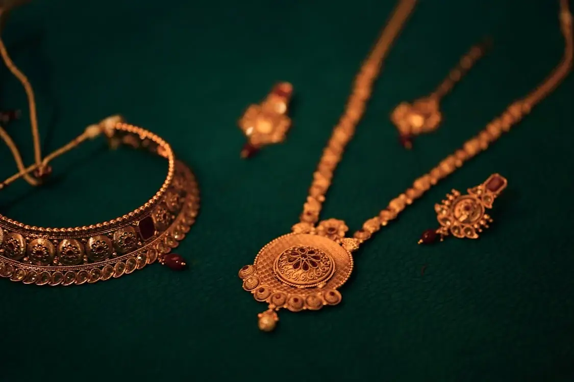 7. Analysts’ View: Silver May Outperform, Gold Remains Stable
