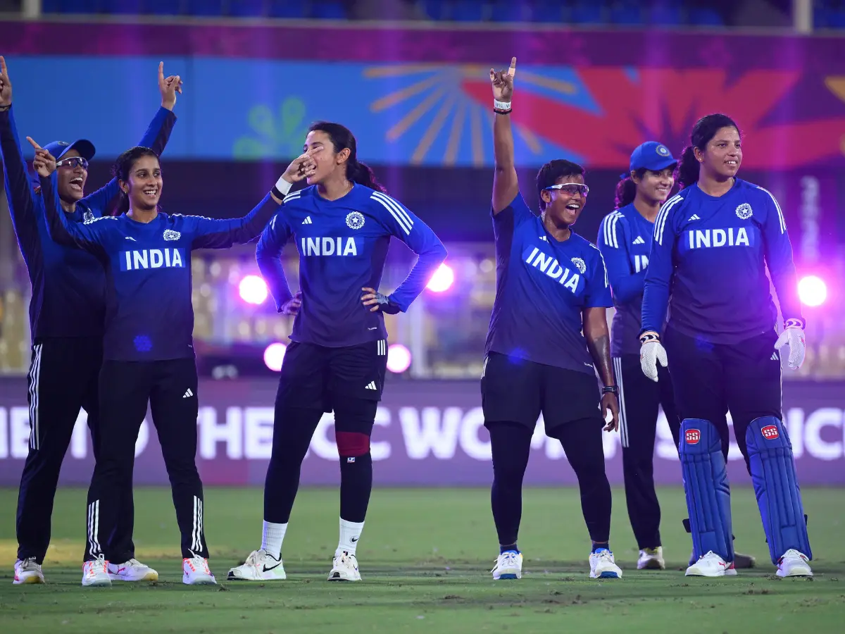 Sachin Tendulkar revisits Kapil Dev's 1983 World Cup-winning moment, asks Harmanpreet Kaur's side to draw inspiration Sachin Tendulkar revisits Kapil Dev's 1983 World Cup-winning moment, asks Harmanpreet Kaur's side to draw inspiration