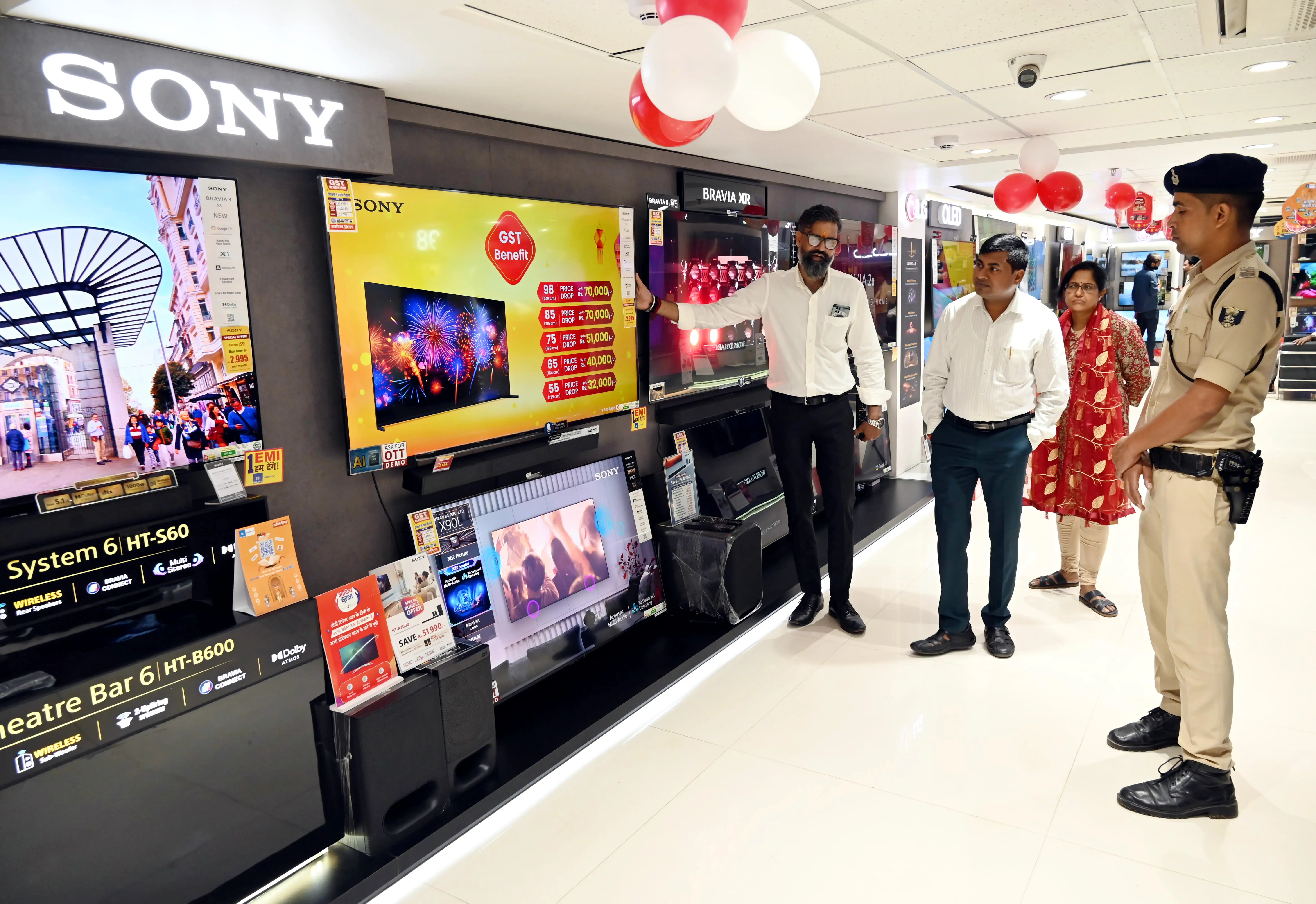 GST 2.0: Centre pulls up e-commerce companies for not reducing prices, says report