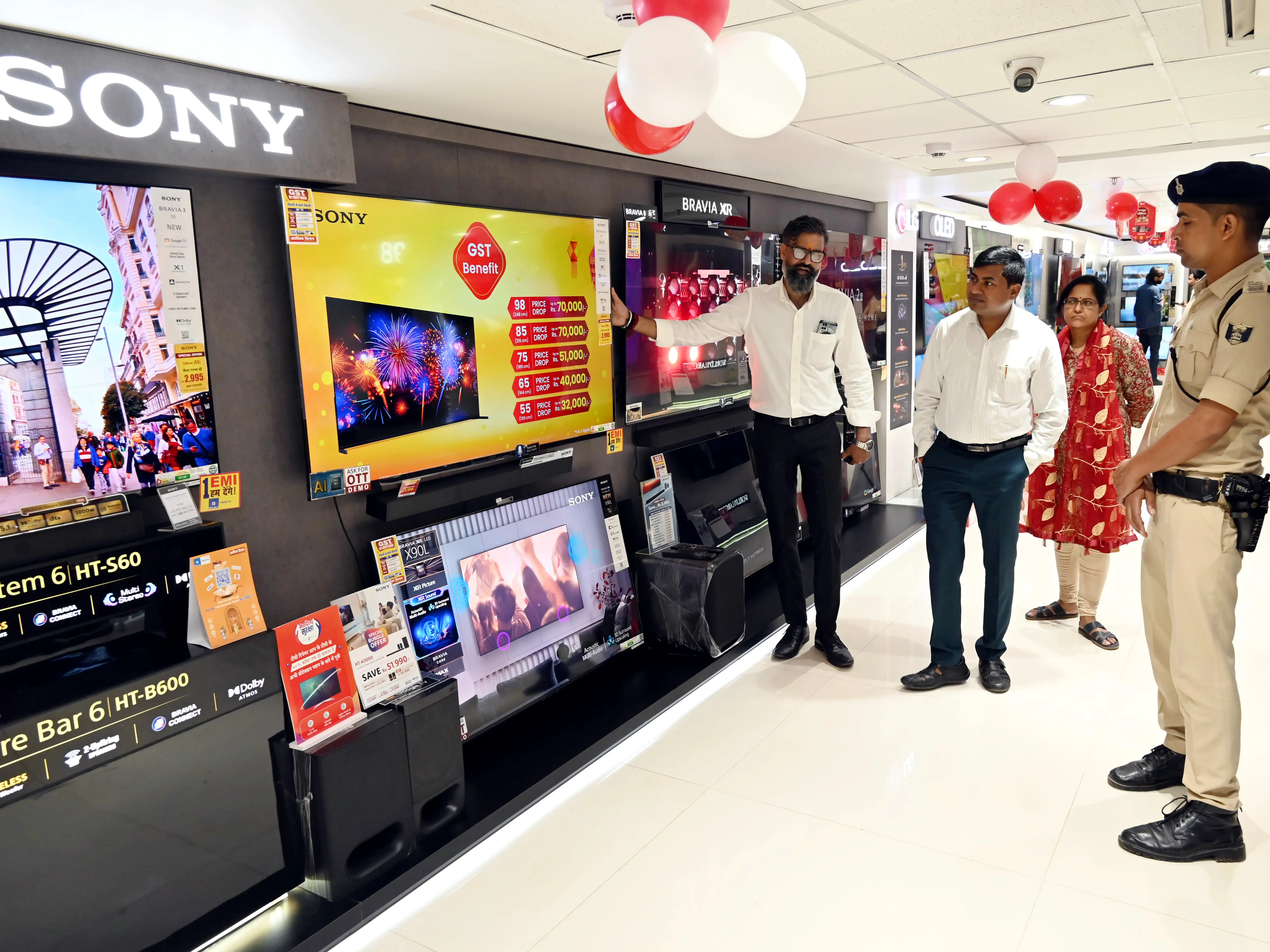 GST 2.0: Centre pulls up e-commerce companies for not reducing prices, says report GST 2.0: Centre pulls up e-commerce companies for not reducing prices, says report