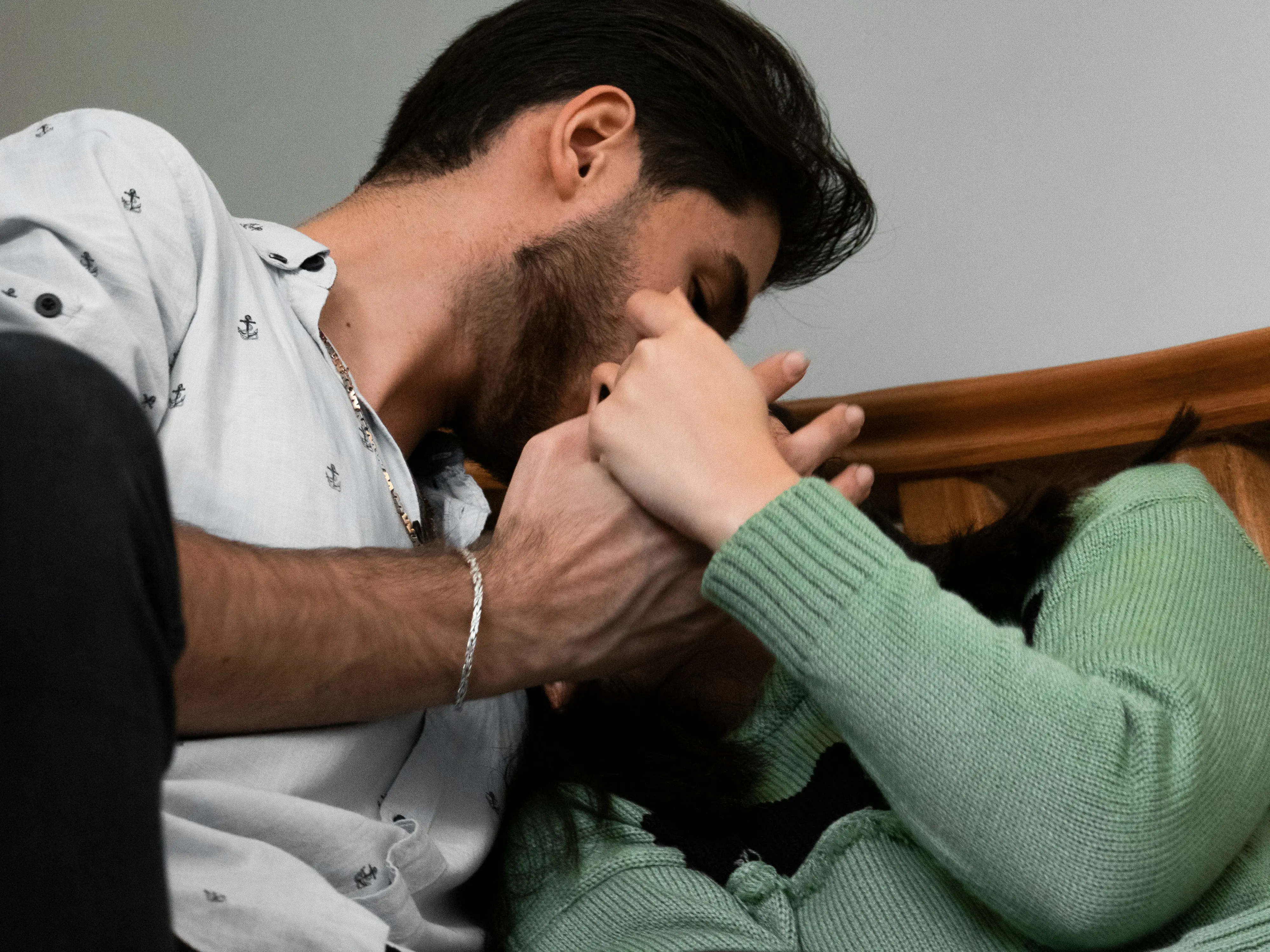 Is your partner stressed? WATCH OUT! An affair might be in the offing, Ashley Madison reveals