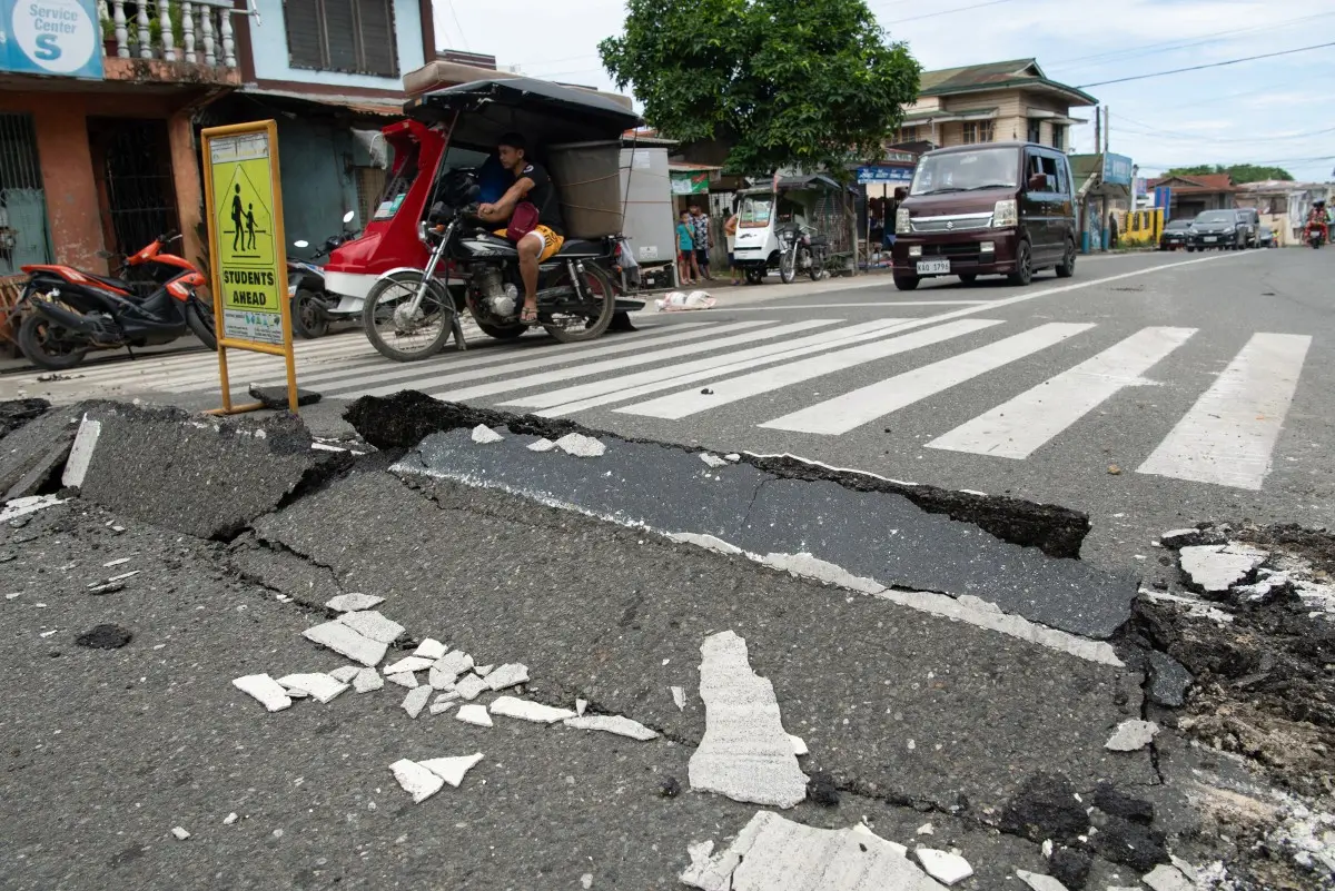 Wide cracks on roads