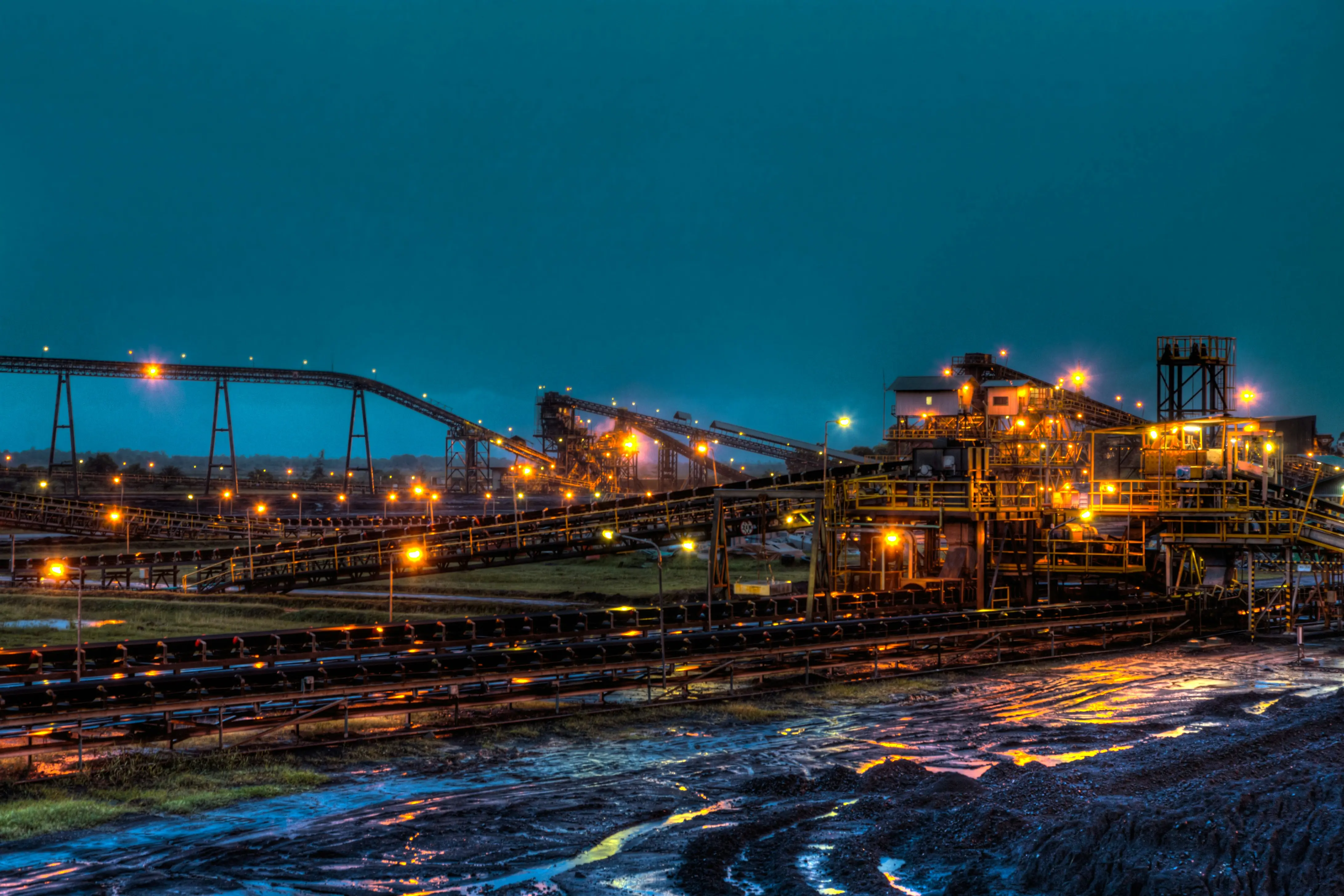 4. Australia: 5.7 million metric tons