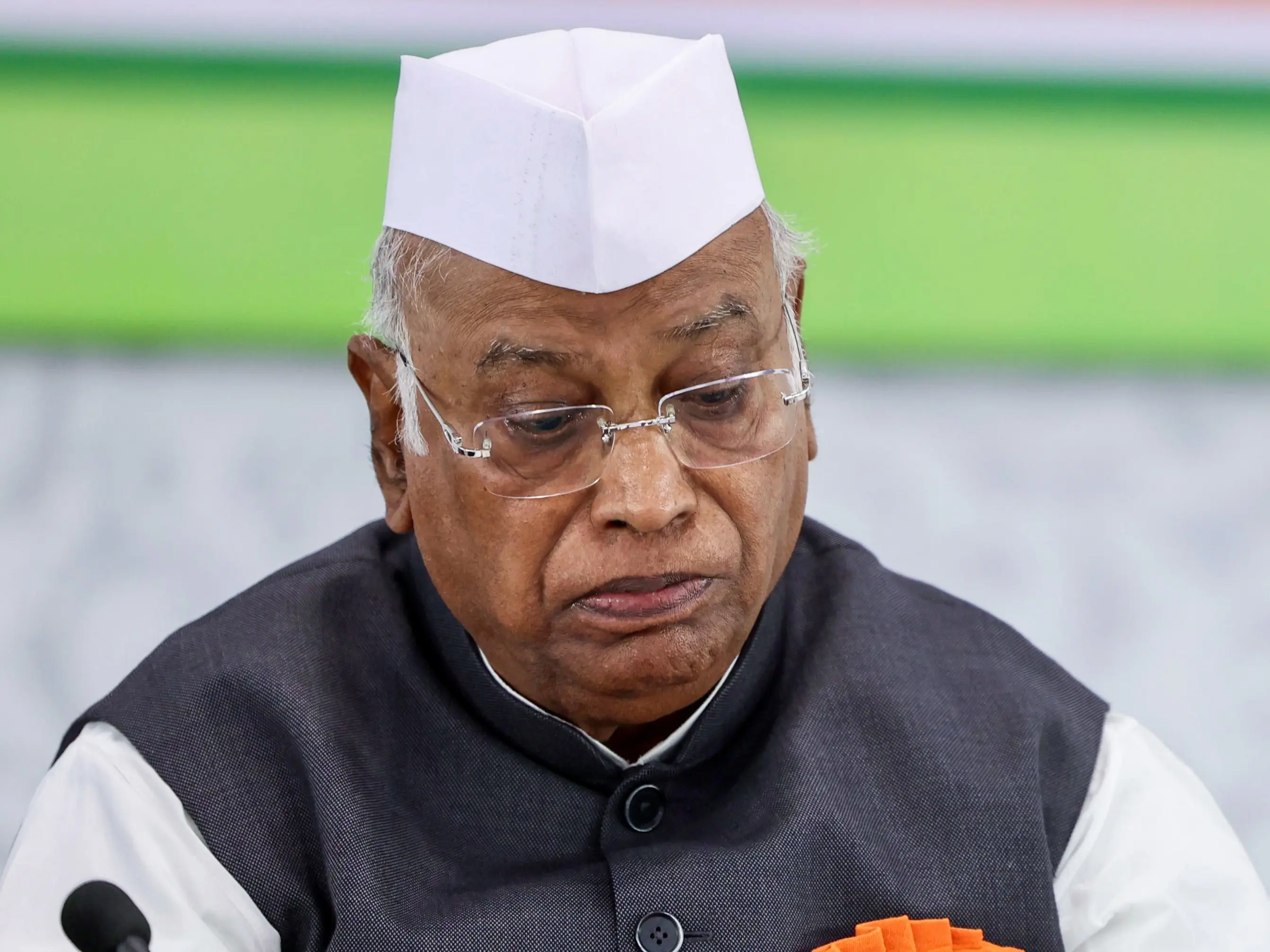 Congress President Mallikarjun Kharge admitted Bengaluru hospital ahead of Kohima rally Congress President Mallikarjun Kharge admitted Bengaluru hospital ahead of Kohima rally