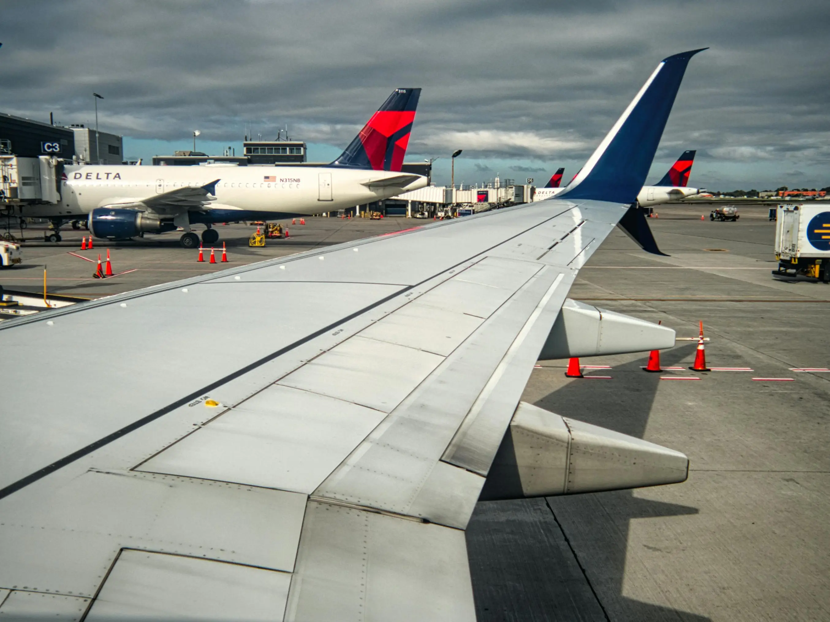 Two Delta planes collide at New York's LaGuardia airport, leaving one without a wing Two Delta planes collide at New York's LaGuardia airport, leaving one without a wing