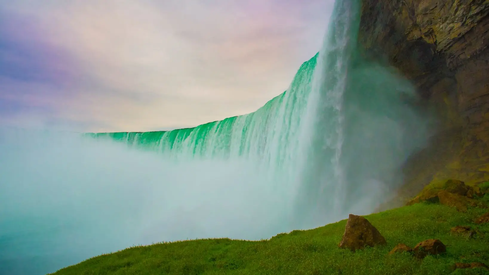 Canada (2.9 trillion cubic metres)