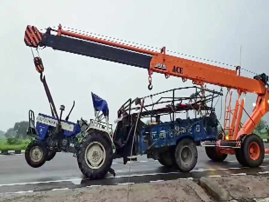 11 killed during Durga idol immersion in Madhya Pradesh's Khandwa as trolley overturns