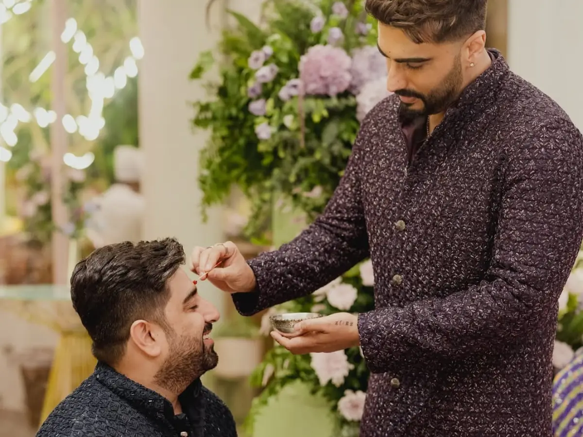 Arjun Kapoor performing brother duty