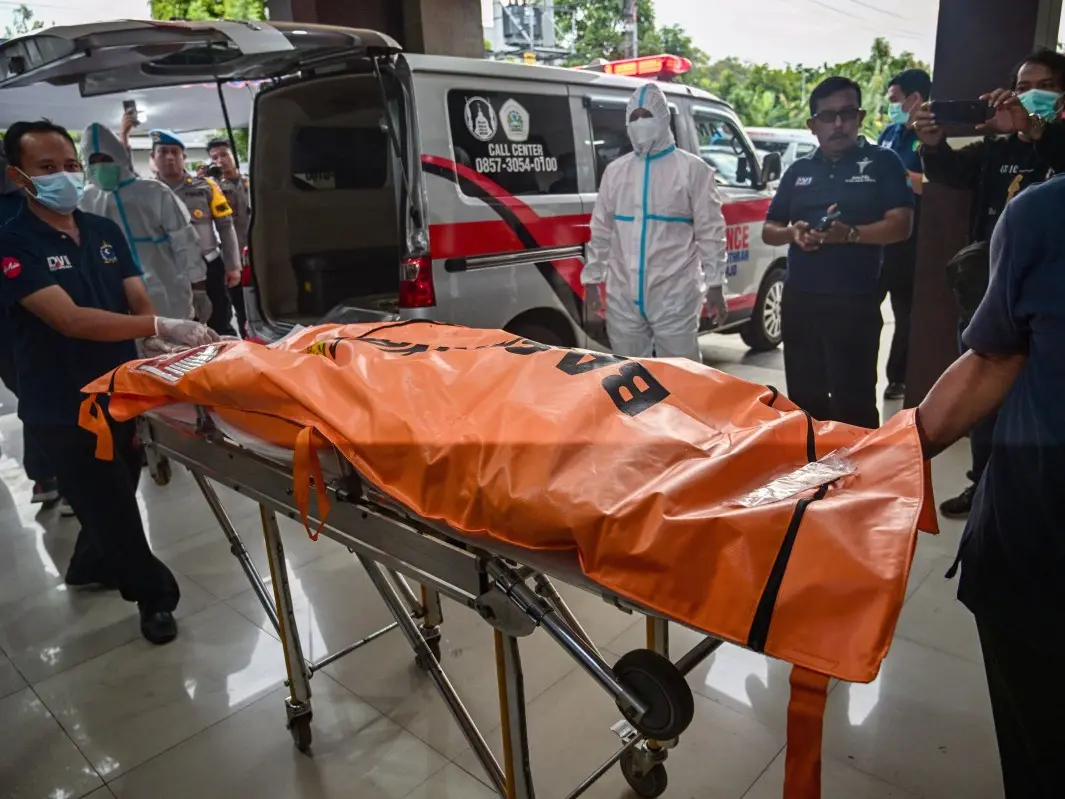 Indonesia school collapse death toll rises to 45, dozens of students still trapped under rubble Indonesia school collapse death toll rises to 45, dozens of students still trapped under rubble