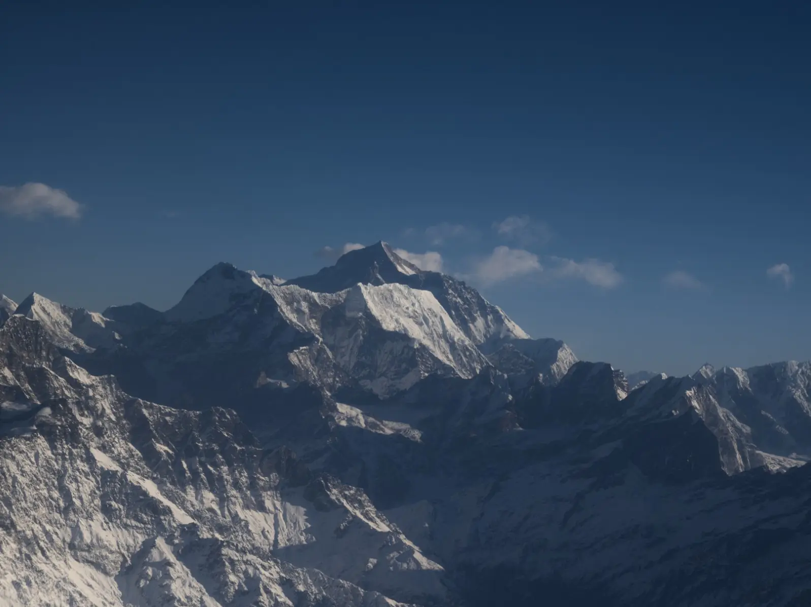 Mount Everest blizzard: Nearly 1,000 trapped due to heavy snowstorm; rescue operation underway Mount Everest blizzard: Nearly 1,000 trapped due to heavy snowstorm; rescue operation underway