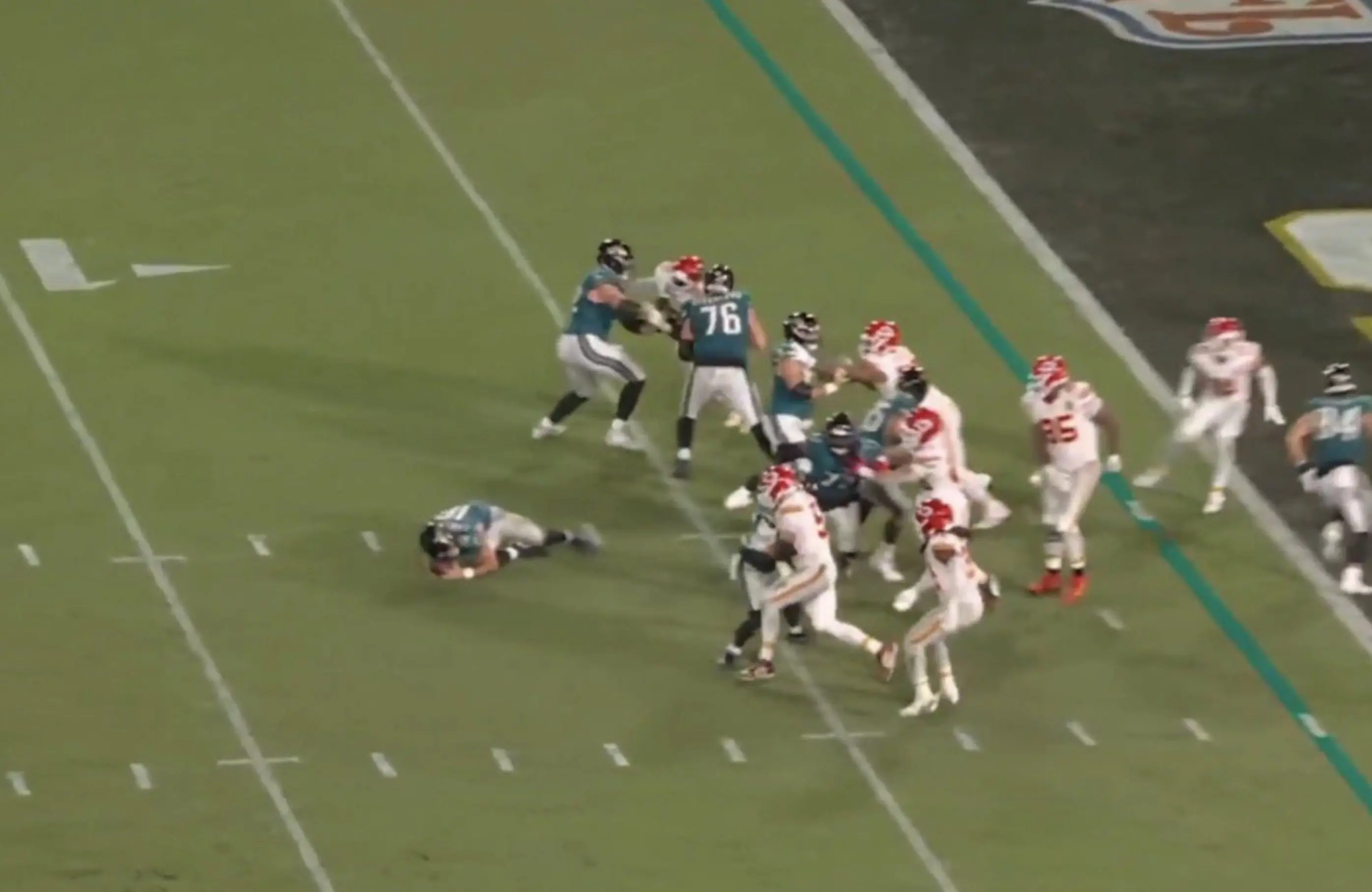 Week 5: Did Chiefs win on Monday Night Football? No, QB Lawrence scored stumbling TD to take Jaguars home - WATCH