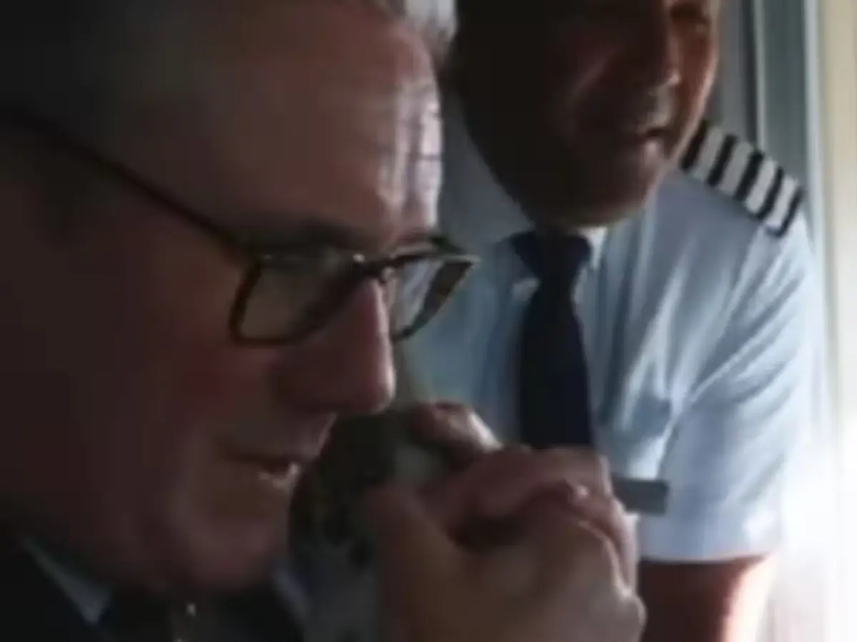 'This is the PM in the cockpit': Keir Starmer addresses co-passengers in plane to India as he begins two-day state visit