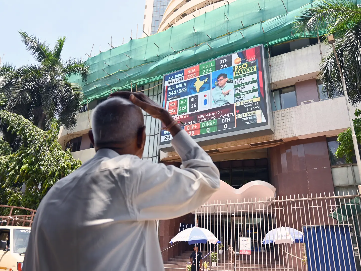 Mutual funds or stocks: Which is better for beginners? Mutual funds or stocks: Which is better for beginners?